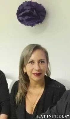 Manuela, 44