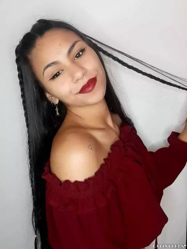 Lina, 19