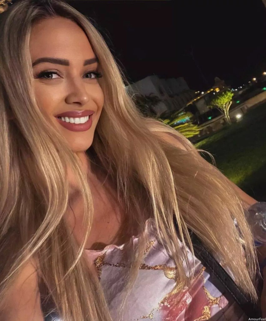 Laura Sophie, 26