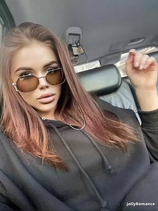 Inna, 25