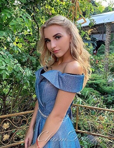 Anna, 18
